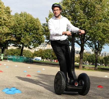 Incentive: Large-scale digital urban rally with Segway!